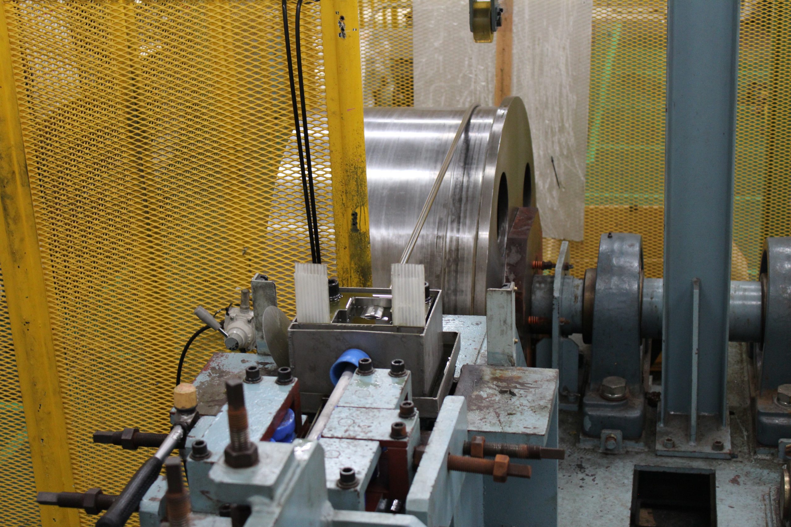 Coil drawing machine